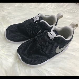 Nike Roshe Toddler Sneaker